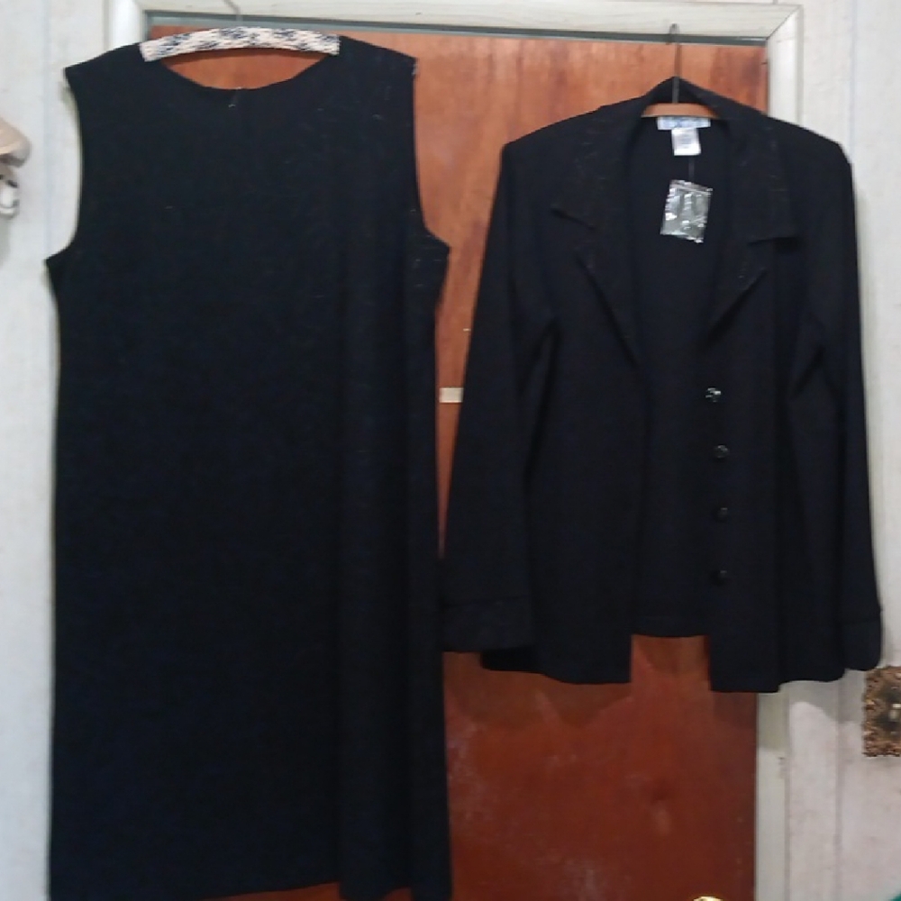 Elegant Black Women's Dress and Blazer Set